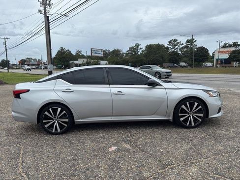 Used 2019 Nissan Altima 2.5 SR FWD image 6