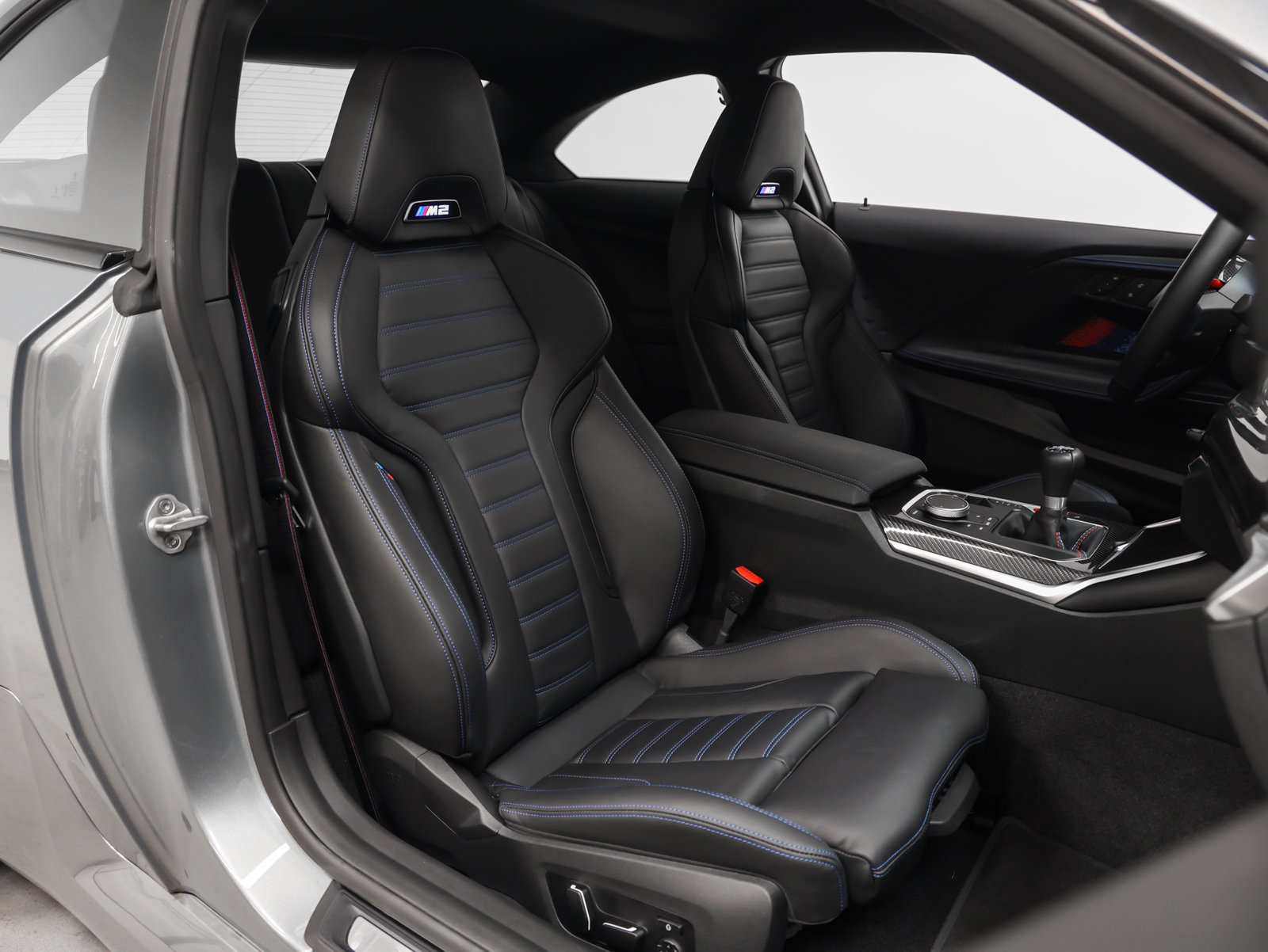 Used 2026 BMW M2 w/ Lighting Package RWD image 27