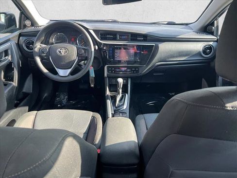 Used 2019 Toyota Corolla LE image 18