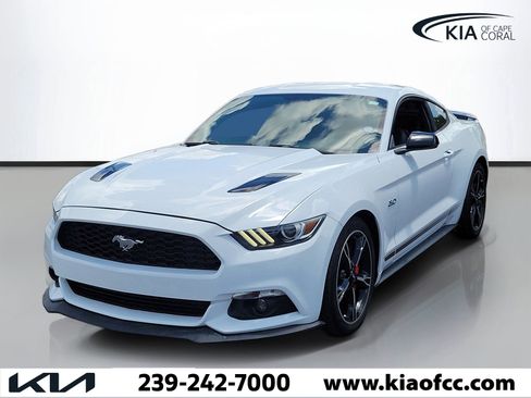 Used 2016 Ford Mustang GT Premium RWD image 3