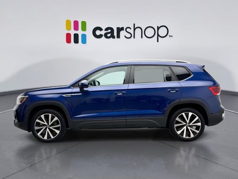 Used 2024 Volkswagen Taos SE FWD image 2