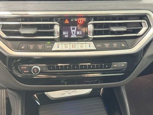 Used 2025 BMW X4 xDrive30i image 15