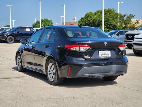 Used 2020 Toyota Corolla LE FWD image 3