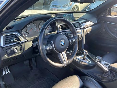 Used 2017 BMW M4 Convertible image 16