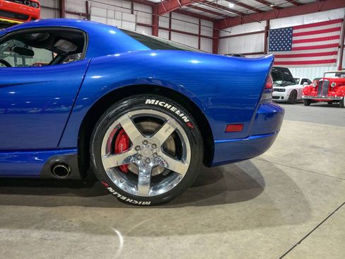 Used 2006 Dodge Viper SRT-10 w/ First Edition Group RWD image 5