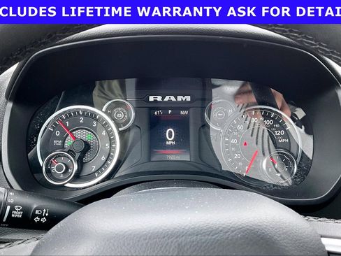 Used 2025 RAM 1500 Big Horn AWD/4WD image 17
