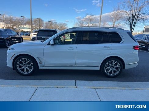 Used 2024 BMW X7 xDrive40i w/ Executive Package image 4