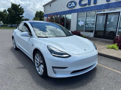 Used 2019 Tesla Model 3 RWD image 2