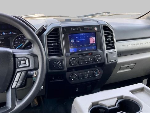 Used 2022 Ford F250 XLT AWD/4WD image 7