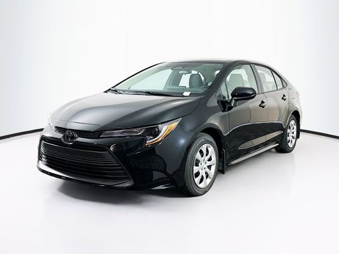 Used 2026 Toyota Corolla LE image 3