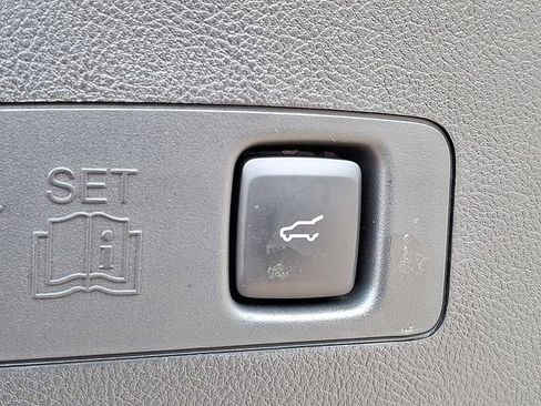 Used 2023 Lincoln Corsair Reserve w/ Equipment Group 201A FWD image 23