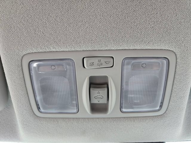 Used 2025 Hyundai Venue SEL FWD image 27