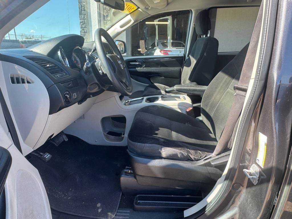 Used 2019 Dodge Grand Caravan SE w/ UConnect Hands-Free Group FWD image 8