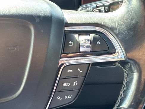 Used 2021 Lincoln Navigator Reserve w/ Luxury Package AWD/4WD image 25
