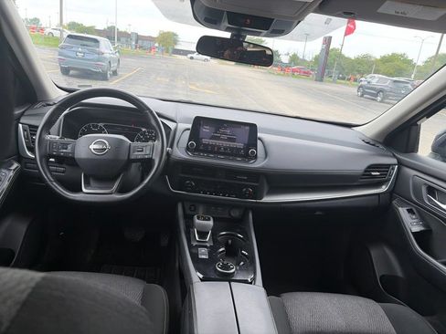 Used 2025 Nissan Rogue SV AWD/4WD image 18