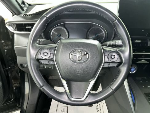 Used 2021 Toyota Venza XLE w/ Softex Package image 16