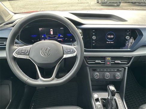 Certified 2022 Volkswagen Taos SE image 22