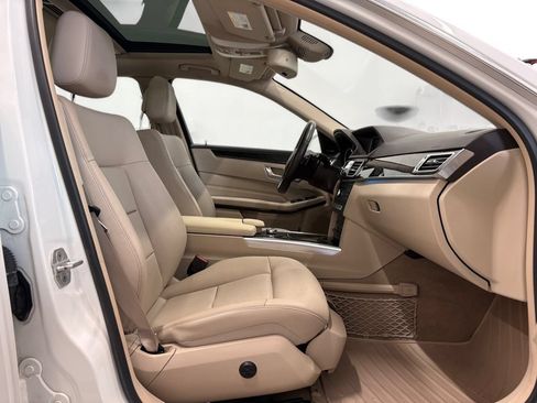 Used 2016 Mercedes-Benz E 350 4MATIC Sedan image 13