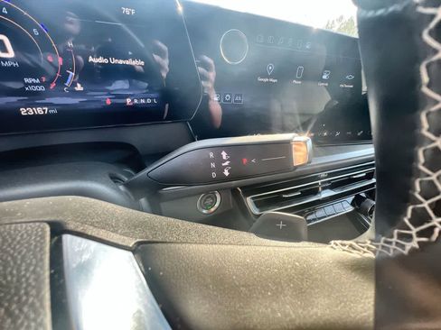 Used 2025 Chevrolet Traverse LT image 16