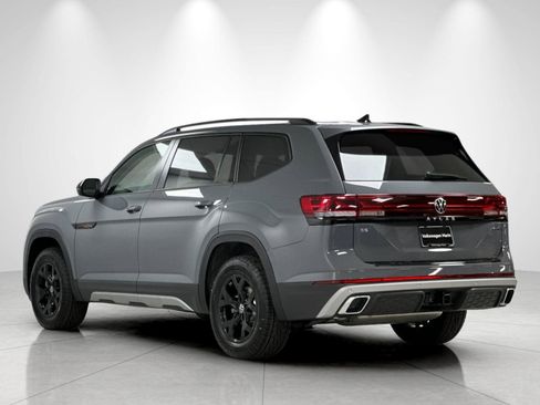 New 2026 Volkswagen Atlas Peak Edition AWD/4WD image 3