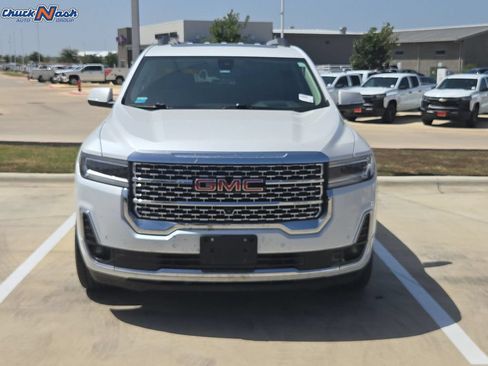 Used 2023 GMC Acadia Denali w/ Denali Technology Package FWD image 2