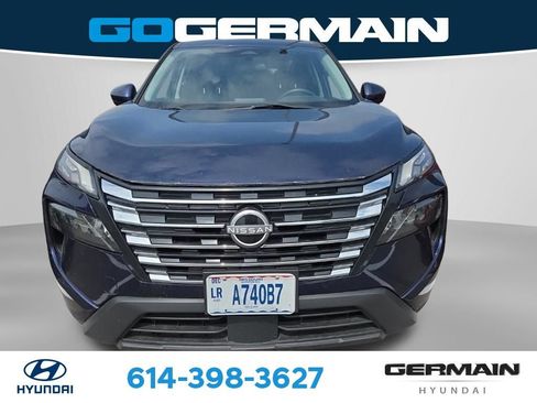 Used 2024 Nissan Rogue SV AWD/4WD image 2