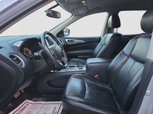 Used 2019 Nissan Pathfinder SL image 8