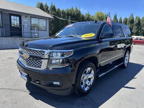 Used 2018 Chevrolet Tahoe LT w/ LT Signature Package AWD/4WD image 3