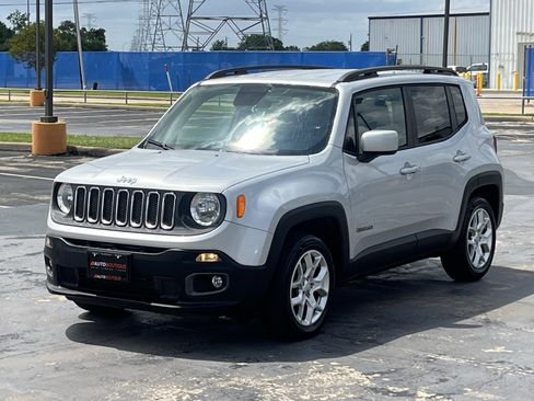 Used 2018 Jeep Renegade Latitude FWD image 5