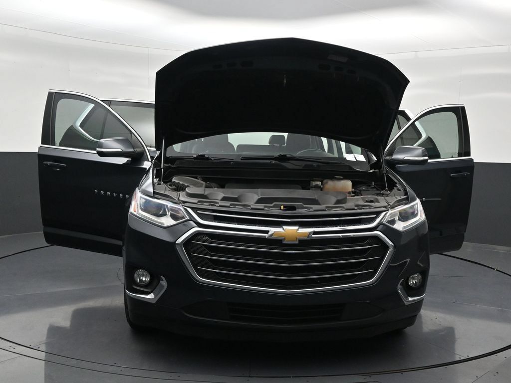 Used 2021 Chevrolet Traverse LT FWD image 38