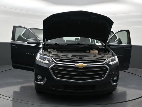 Used 2021 Chevrolet Traverse LT FWD image 38