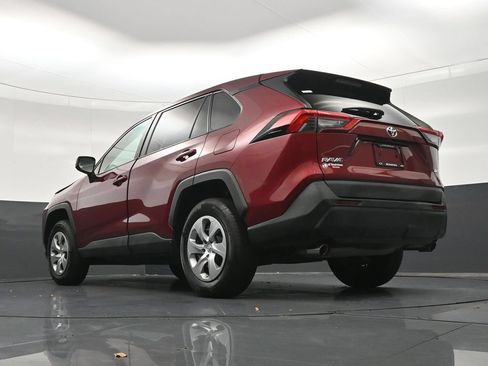 Used 2022 Toyota RAV4 LE FWD image 20
