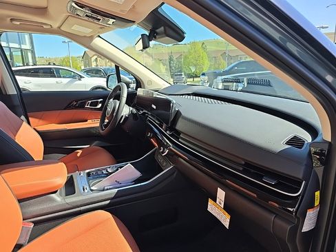 New 2025 Kia Carnival SX Prestige image 7