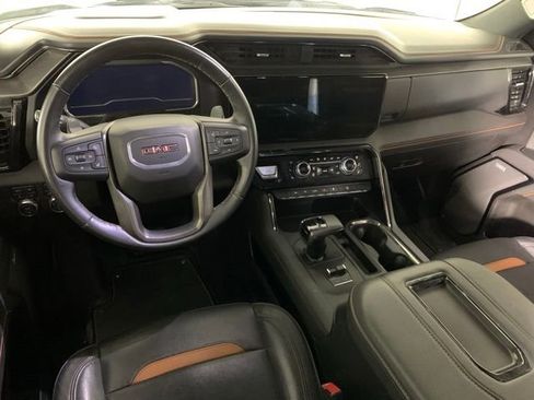 Used 2022 GMC Sierra 1500 AT4 AWD/4WD image 2