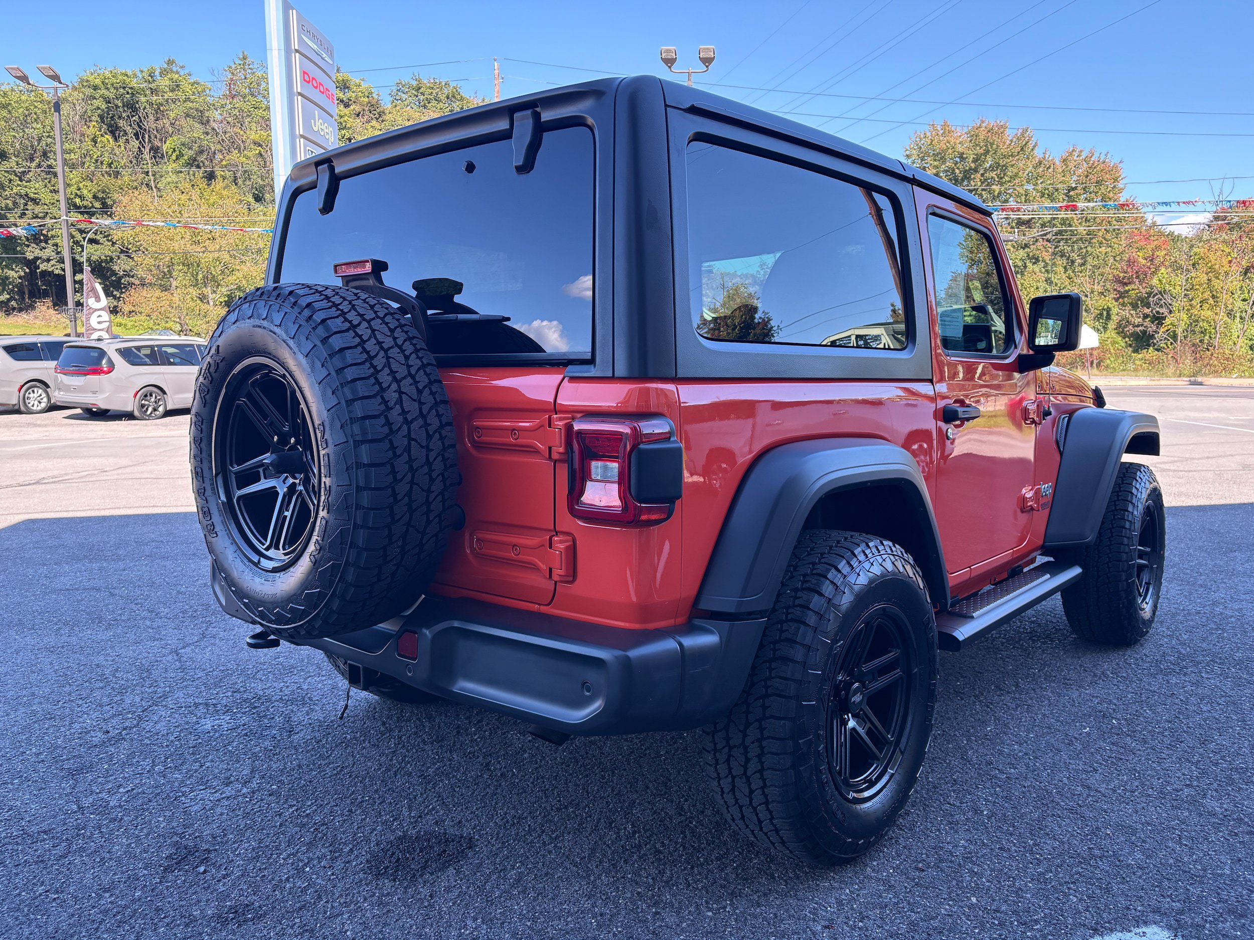 Used 2018 Jeep Wrangler Sport w/ Quick Order Package 28S AWD/4WD image 8