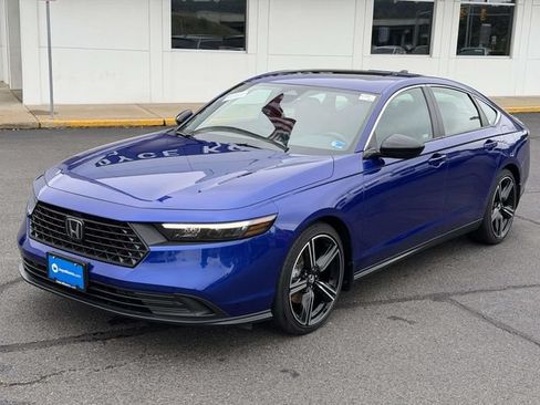 Used 2025 Honda Accord Sport image 4
