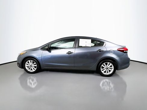 Used 2017 Kia Forte S w/ S Technology Package image 9