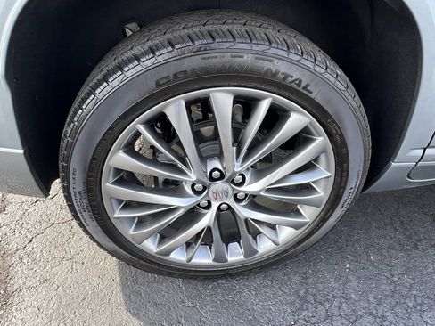 Certified 2025 Buick Enclave Avenir image 10