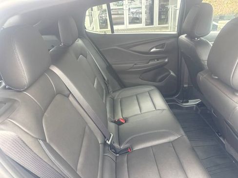Used 2025 Buick Envista Sport Touring w/ Convenience II Package FWD image 23