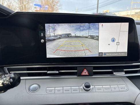 New 2025 Hyundai Elantra Limited image 23