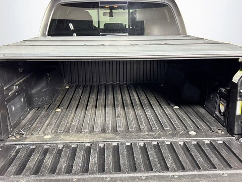 Used 2017 Toyota Tacoma TRD Off-Road w/ Tow Package (A/T) image 20