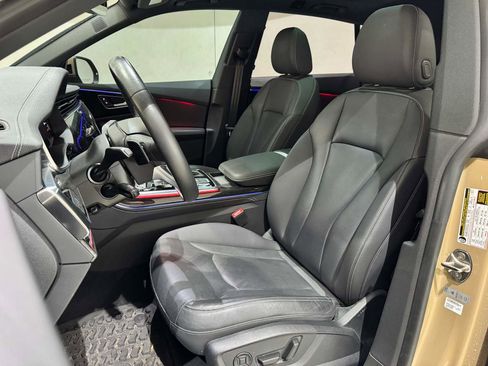 Used 2024 Audi Q8 Premium Plus w/ Premium Plus Package AWD/4WD image 14