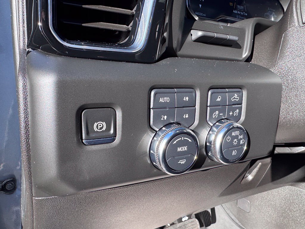 Used 2025 GMC Sierra 2500 Denali Ultimate w/ Max Trailering Package AWD/4WD image 14