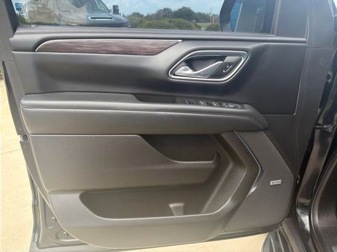 Used 2023 Chevrolet Tahoe LT w/ LT Signature Plus Package RWD image 4