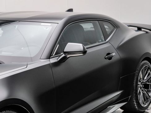 Used 2018 Chevrolet Camaro ZL1 RWD image 31