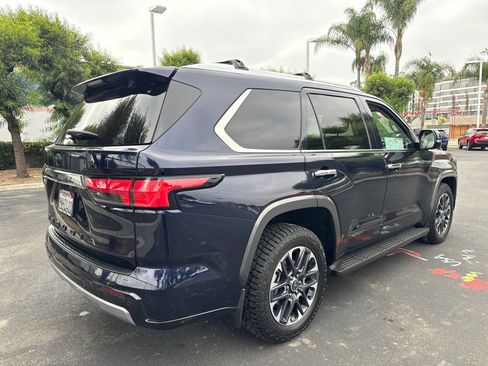 Certified 2024 Toyota Sequoia Limited w/ Tow Technology Package AWD/4WD image 10