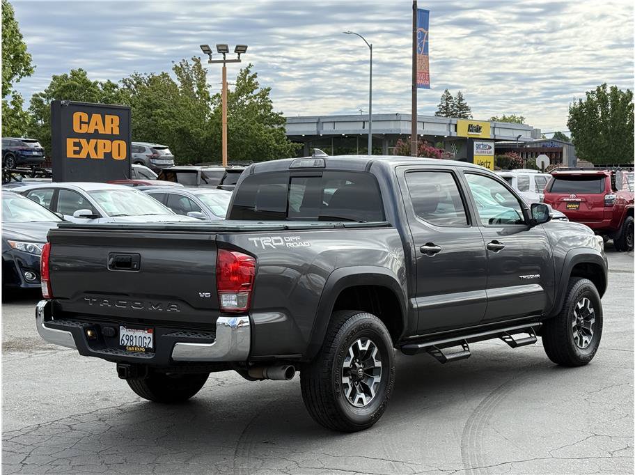 Used 2017 Toyota Tacoma TRD Off-Road w/ Tow Package RWD image 4