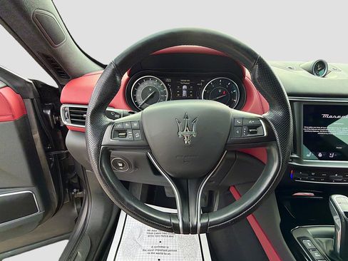 Certified 2022 Maserati Levante GT image 37