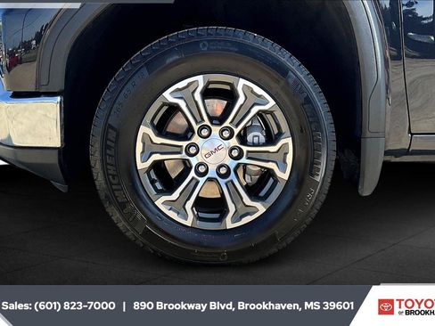 Used 2024 GMC Sierra 1500 SLT AWD/4WD image 7