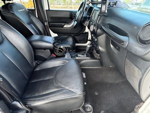 Used 2014 Jeep Wrangler Unlimited Rubicon AWD/4WD image 29